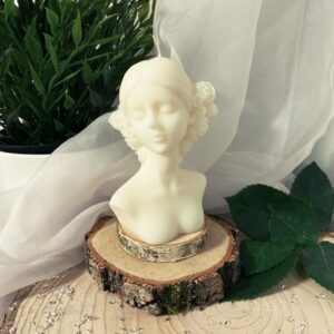 Naturalna wolnostojąca Świeca dekoracyjna LADY FLOWERS Biała - ręcznie robiona w sklepie Biały Kruk