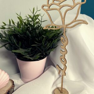 Drewniana Róża z LOVE