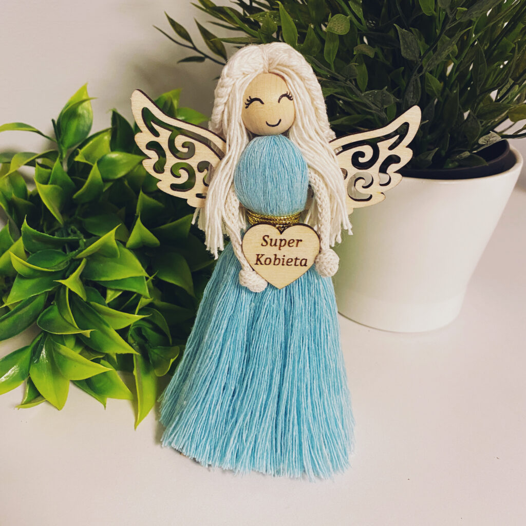 Anioł Stojący na Dzień Kobiet lub inne okazje