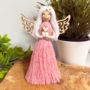 Anioł Stojący na Dzień Kobiet lub inne okazje