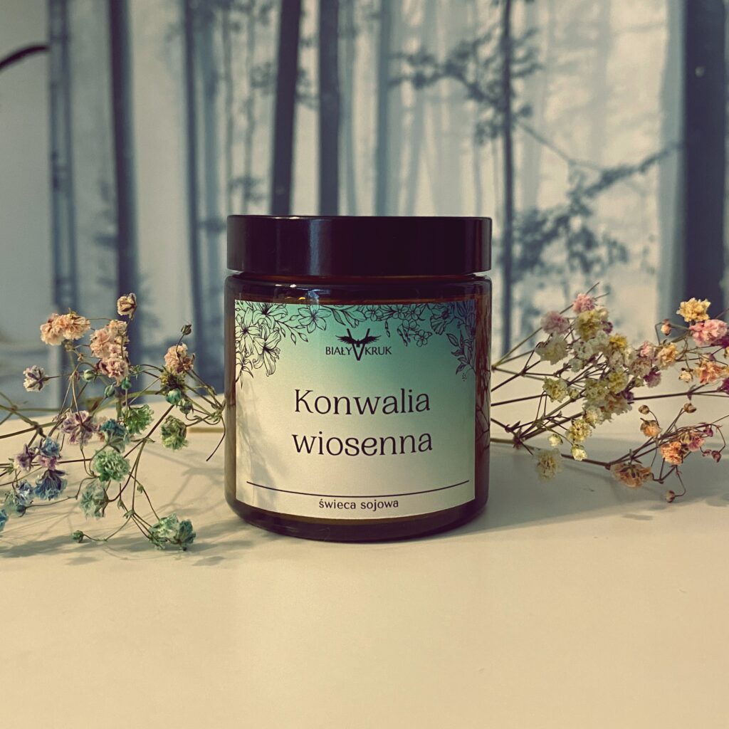 Konwalia Wiosenna – Naturalna świeca sojowa zapachowa 120ml - ręcznie robiona świeca sojowa o bardzo intensywnym zapachu dostępna w sklepie rękodzielniczym Biały Kruk