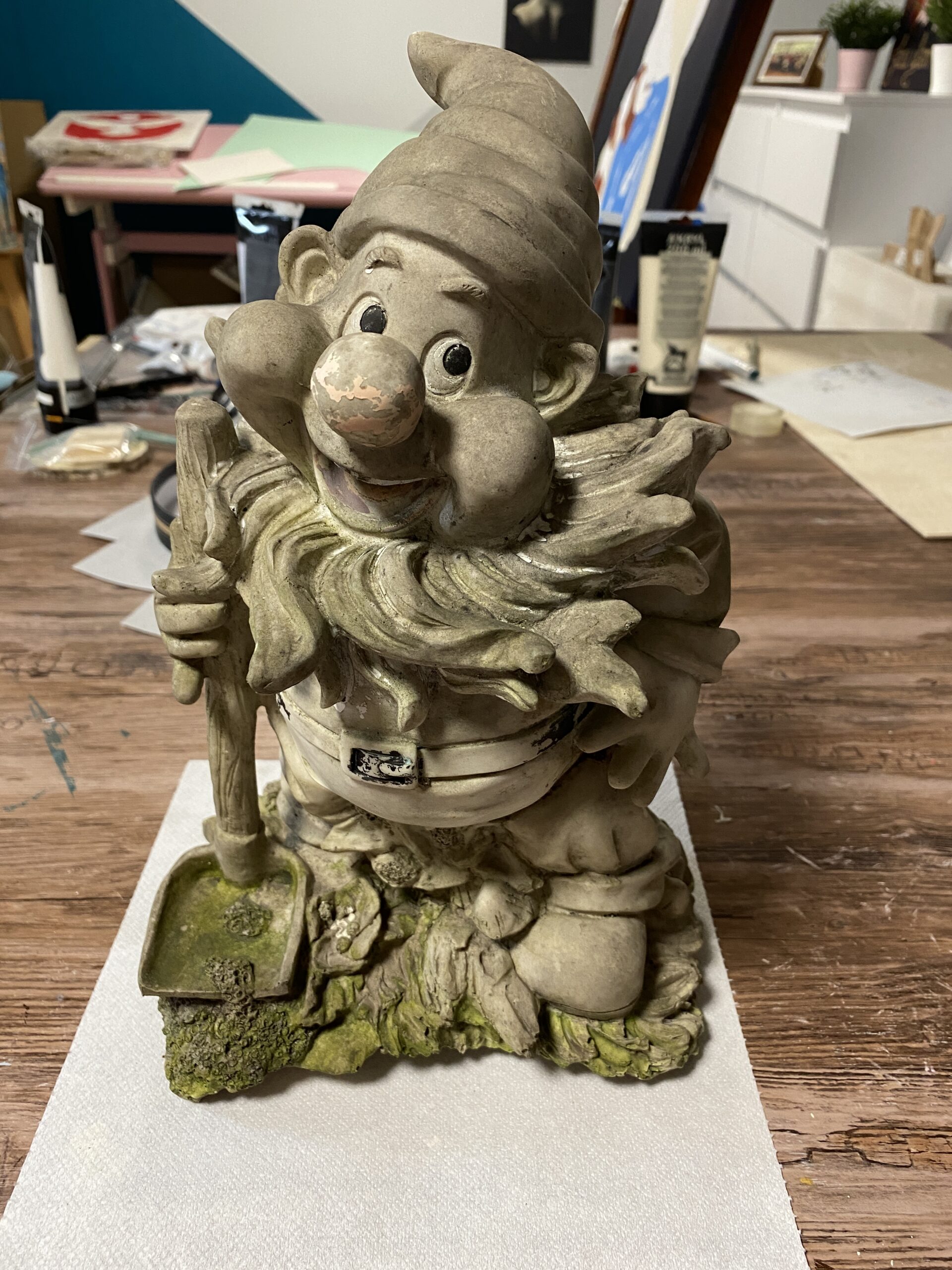 Naprawa Figur Ogrodowych Skrzatów Ozdób Ogrodu Malowanie Renowacja Zabezpieczenie Konserwacja Biały Kruk