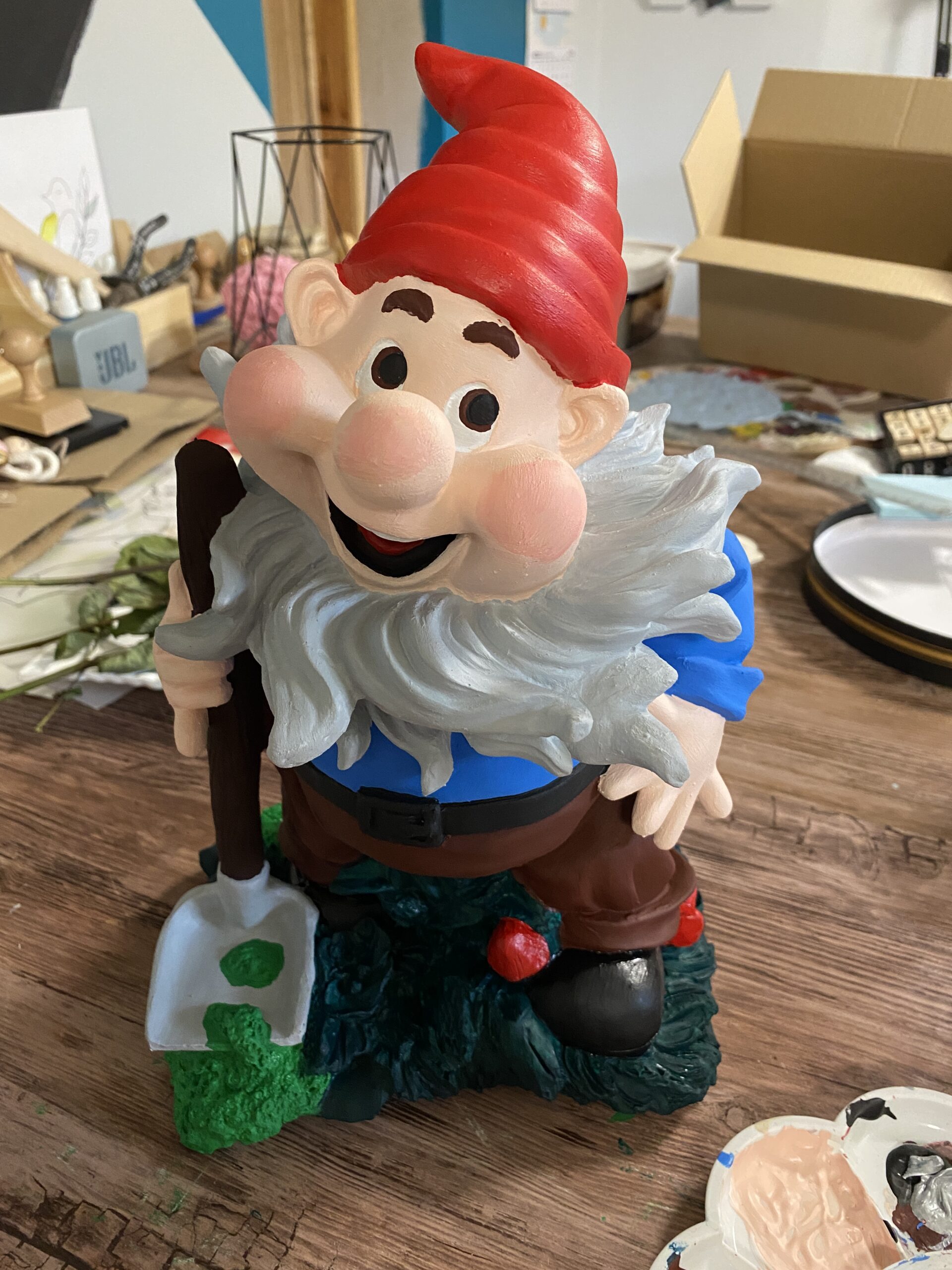 Naprawa Figur Ogrodowych Skrzatów Ozdób Ogrodu Malowanie Renowacja Zabezpieczenie Konserwacja Biały Kruk