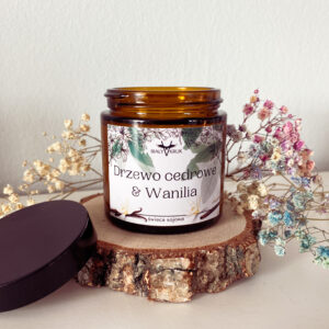 Drzewo cedrowe i Wanilia Naturalna Świeca Sojowa 120 ml ekologiczna bio podarunek prezent przepiękny zapach intensywny prezent upominek podarunek ręcznie robiona rękodzieło dostępna w sklepie rękodzielniczym Biały Kruk